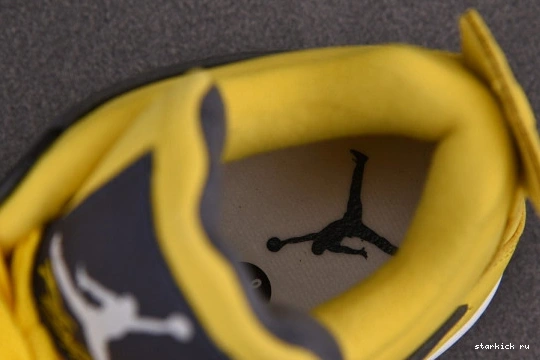 4 CT8527-700 Jordan Lightning (2021) CT8527-700 Air Retro 0830